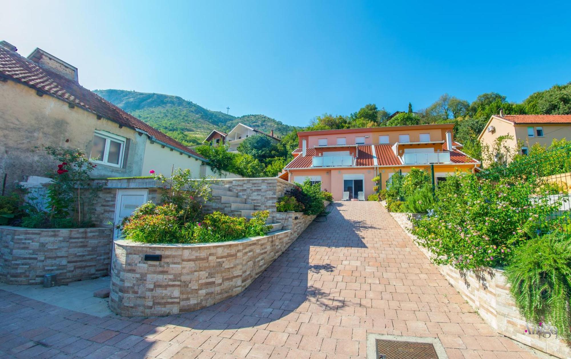 Apartments Enigma - With Private Parking Mostar Eksteriør billede